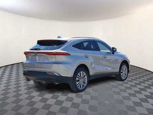 Titanium Glow 2023 Toyota Venza XLE