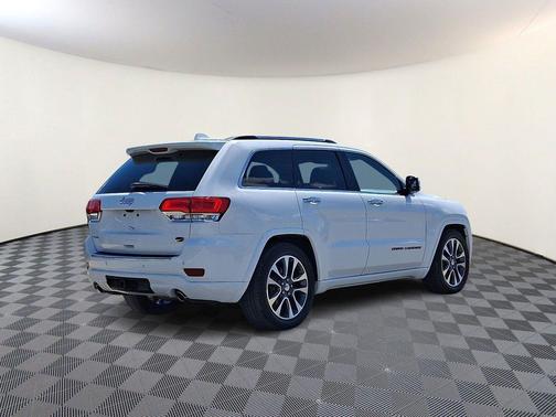 Bright White Clearcoat 2017 Jeep Grand Cherokee Overland