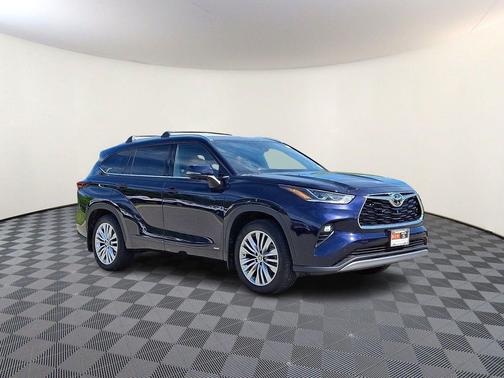 Blueprint 2025 Toyota Highlander Hybrid Platinum