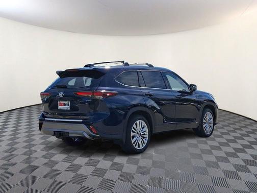 Blueprint 2025 Toyota Highlander Hybrid Platinum