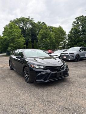 Midnight Black Metallic 2023 Toyota Camry SE
