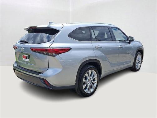 2022 Toyota Highlander Limited