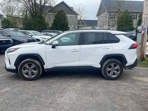 Ice Cap 2024 Toyota RAV4 XLE