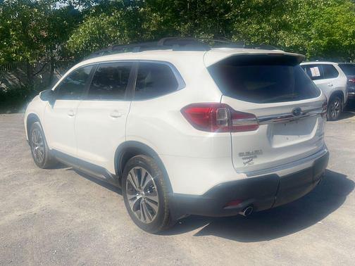 Crystal White Pearl 2020 Subaru Ascent Limited 7-Passenger