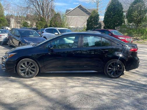 Midnight Black Metallic 2024 Toyota Corolla SE