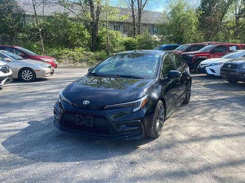Midnight Black Metallic 2024 Toyota Corolla SE