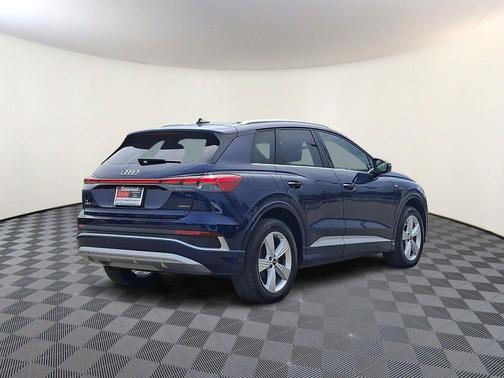 Navarra Blue Metallic 2023 Audi Q4 e-tron Prestige 50 quattro