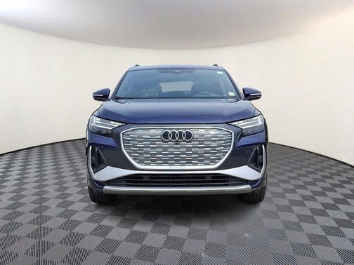 Navarra Blue Metallic 2023 Audi Q4 e-tron Prestige 50 quattro