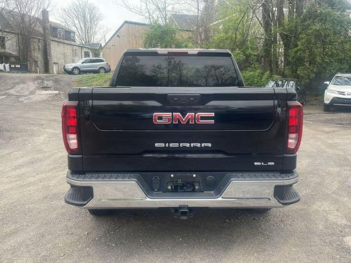 Onyx Black 2024 GMC Sierra 1500 SLE