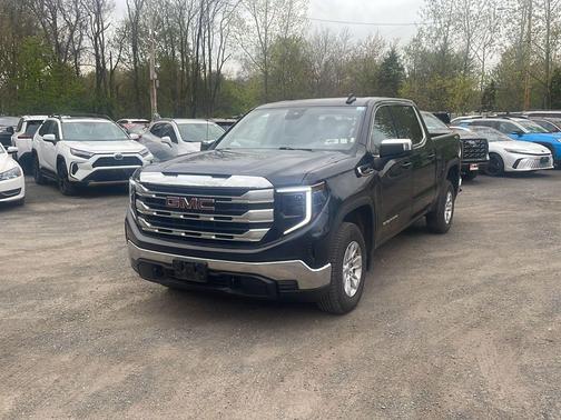 Onyx Black 2024 GMC Sierra 1500 SLE