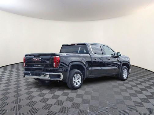 Onyx Black 2024 GMC Sierra 1500 SLE