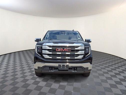 Onyx Black 2024 GMC Sierra 1500 SLE