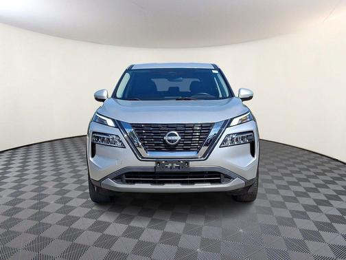 Brilliant Silver Metallic 2022 Nissan Rogue SV