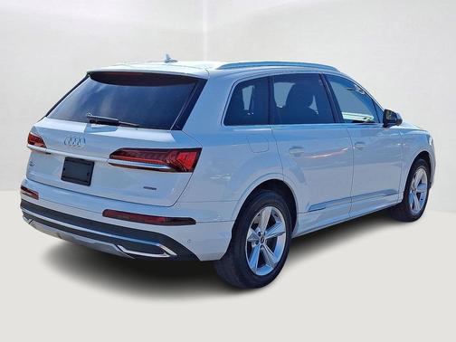 2021 Audi Q7 55 Premium