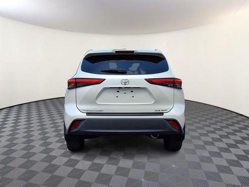 Blizzard Pearl 2020 Toyota Highlander XLE