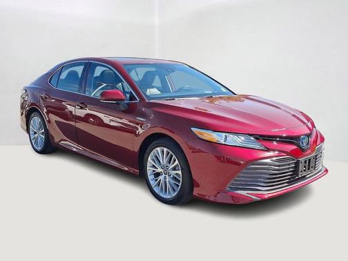 2019 Toyota Camry Hybrid XLE