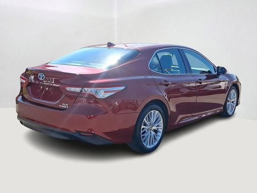 2019 Toyota Camry Hybrid XLE