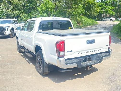 Ice Cap 2023 Toyota Tacoma SR5