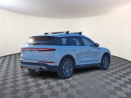 White Metallic 2022 Lincoln Corsair Standard