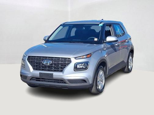 Stellar Silver 2022 Hyundai VENUE SE