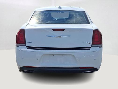 2017 Chrysler 300 S