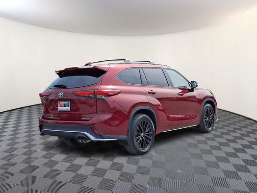 Ruby Flare Pearl 2023 Toyota Highlander XSE