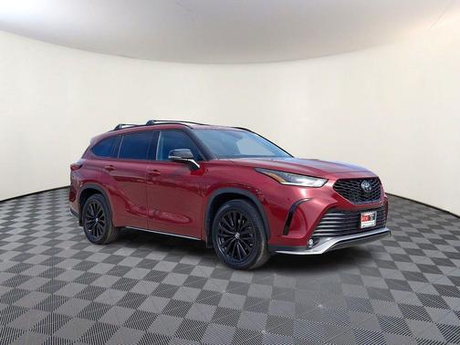 Ruby Flare Pearl 2023 Toyota Highlander XSE