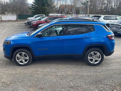 Laser Blue Pearlcoat 2023 Jeep Compass Latitude