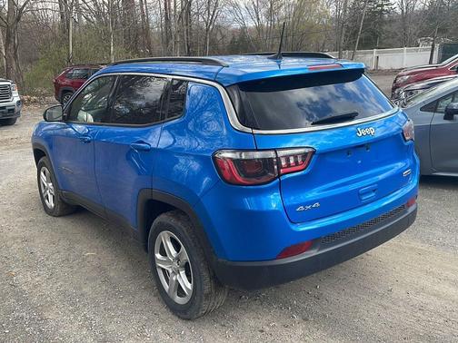 Laser Blue Pearlcoat 2023 Jeep Compass Latitude