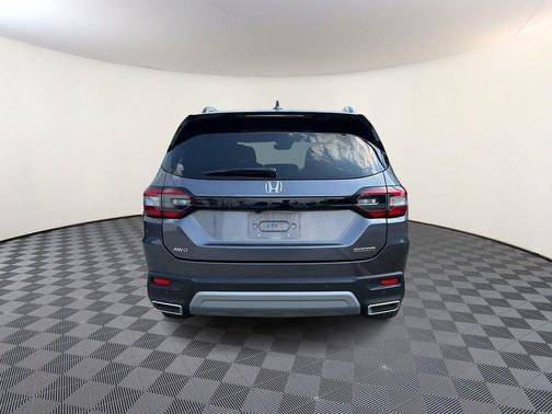 Gray 2023 Honda Pilot Touring 8-Passenger