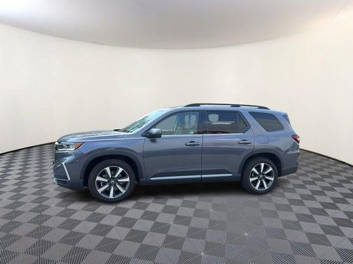 Gray 2023 Honda Pilot Touring 8-Passenger