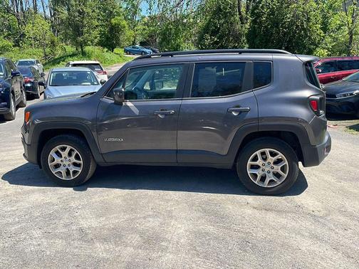 Granite Crystal Metallic Clearcoat 2018 Jeep Renegade Latitude