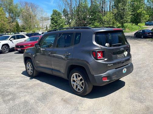 Granite Crystal Metallic Clearcoat 2018 Jeep Renegade Latitude