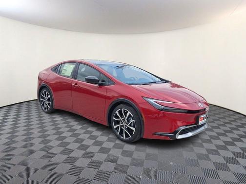 02yz 2026 Toyota Prius Plug-In Hybrid XSE Premium