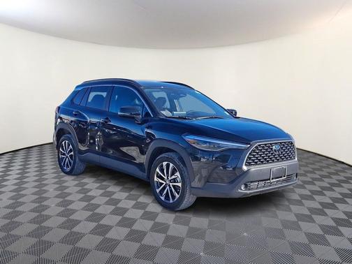 2025 Toyota Corolla Cross XLE