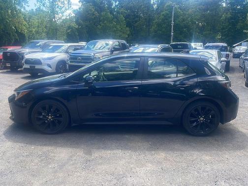Midnight Black Metallic 2022 Toyota Corolla SE