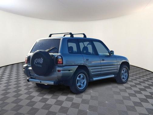 Quicksilver 2000 Toyota RAV4 Base