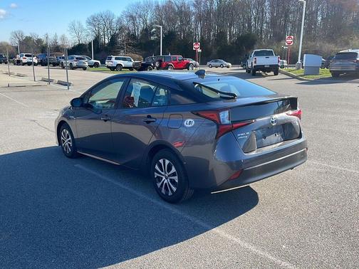 2021 Toyota Prius LE
