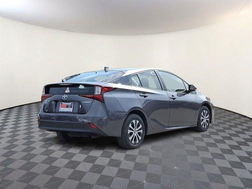 2021 Toyota Prius LE
