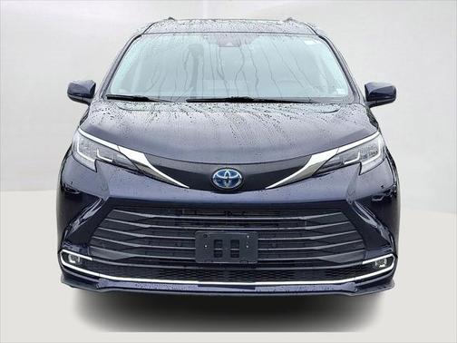 2021 Toyota Sienna XLE 7 Passenger