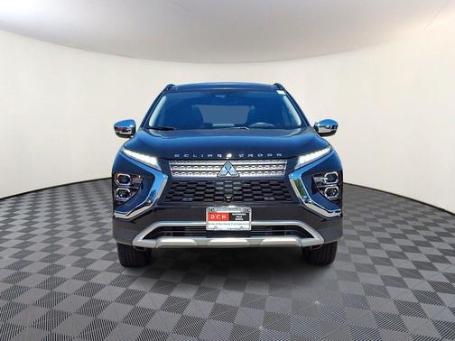 Labrador Black Pearl 2023 Mitsubishi Eclipse Cross SE