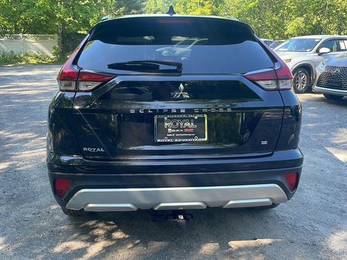 Labrador Black Pearl 2023 Mitsubishi Eclipse Cross SE