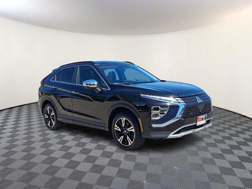 Labrador Black Pearl 2023 Mitsubishi Eclipse Cross SE