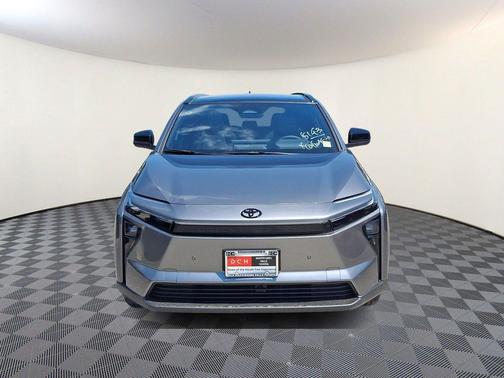 01l5 2026 Toyota bZ XLE
