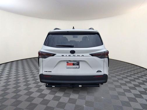 0040 2026 Toyota Sienna Woodland Edition