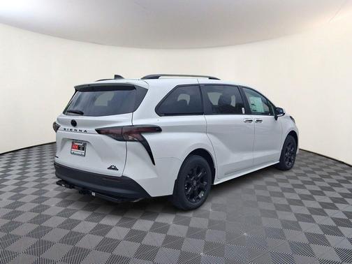 0040 2026 Toyota Sienna Woodland Edition