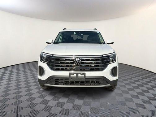 Pure White 2025 Volkswagen Atlas 2.0T SE w/Technology 4MOTION