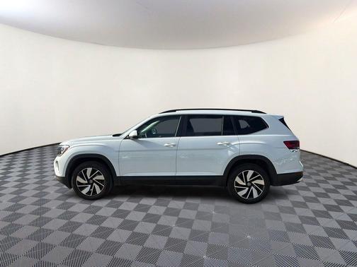 Pure White 2025 Volkswagen Atlas 2.0T SE w/Technology 4MOTION