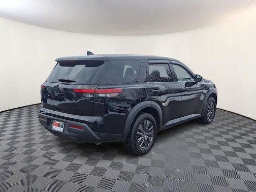 2022 Nissan Pathfinder S 4WD