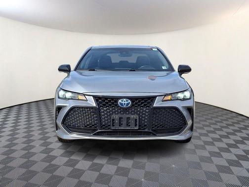 2020 Toyota Avalon Hybrid XSE